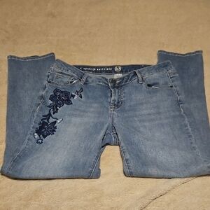 W62 Signature Boyfriend Jeans with Embroidery